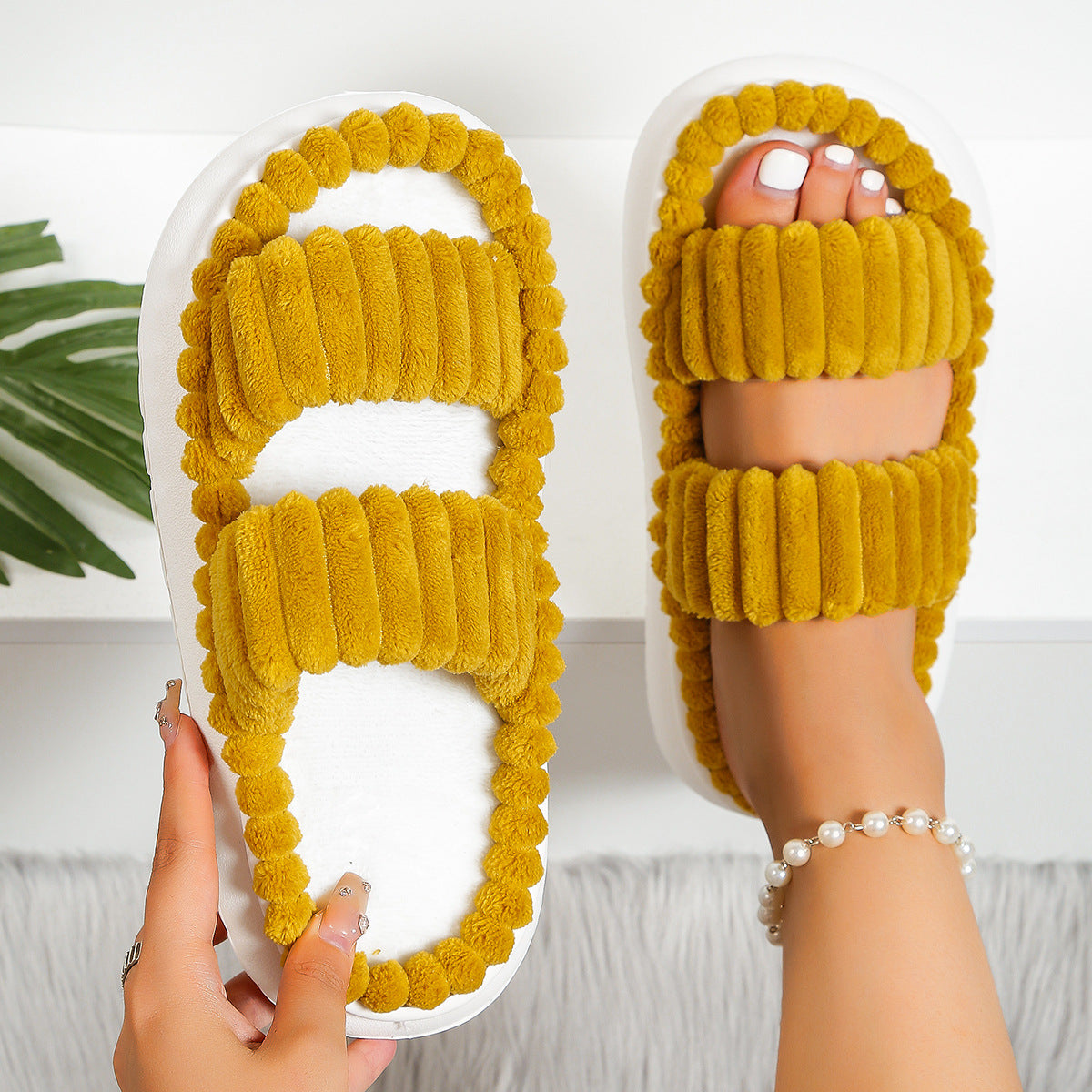 Sira | Cozy Open-Toe Slippers
